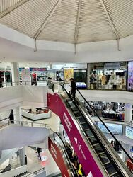 Queensway Tower / Queensway Shopping Centre (D3), Retail #523403161